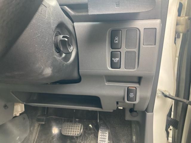 DAIHATSU TANTO CUSTOM 4WD 2009 Image 31