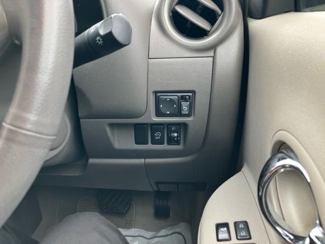 NISSAN MARCH 2011 Image 31