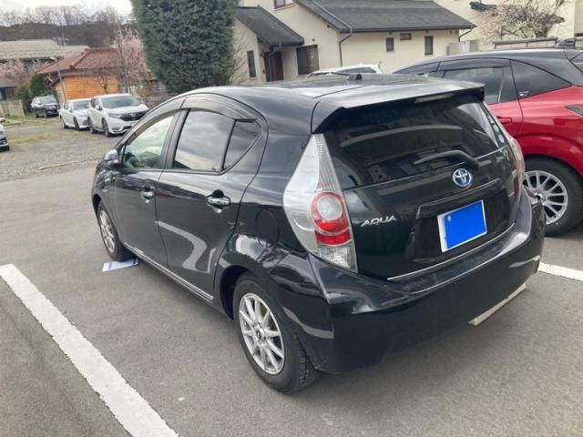 TOYOTA AQUA 2013 Image 31