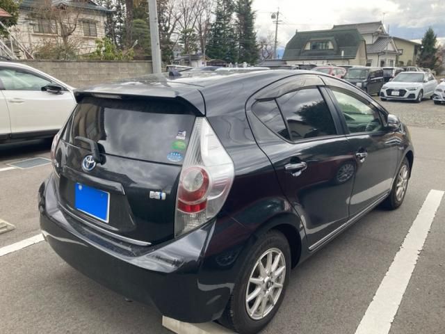 TOYOTA AQUA 2013 Image 31