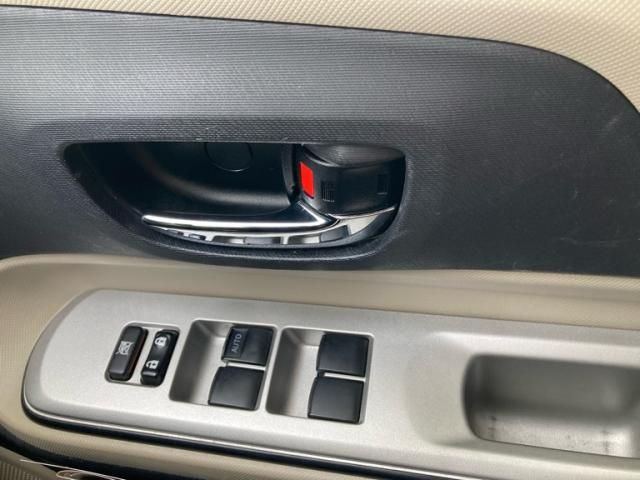 TOYOTA AQUA 2013 Image 31