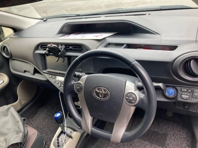 TOYOTA AQUA 2013 Image 31