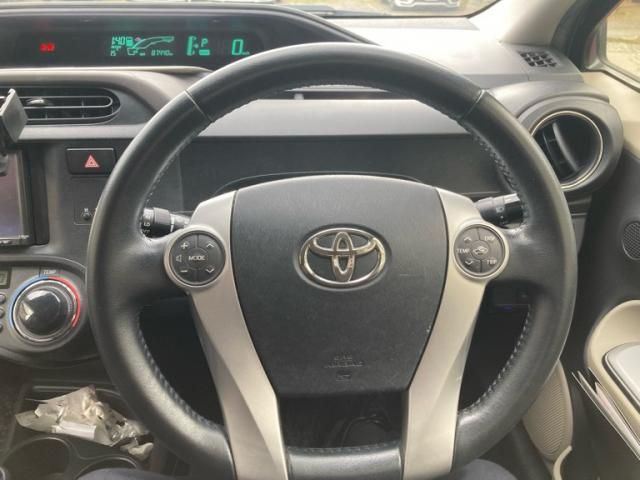 TOYOTA AQUA 2013 Image 31