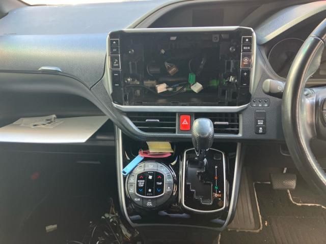 TOYOTA VOXY 2019 Image 31