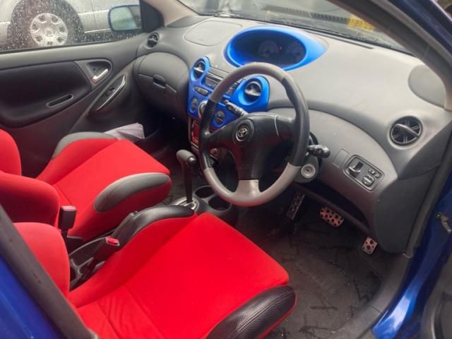 TOYOTA VITZ 2001 Image 31