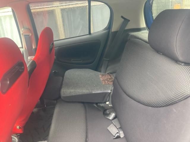 TOYOTA VITZ 2001 Image 31