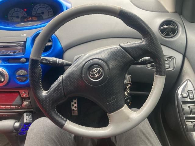 TOYOTA VITZ 2001 Image 31