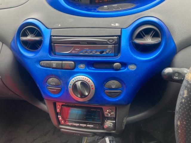 TOYOTA VITZ 2001 Image 31