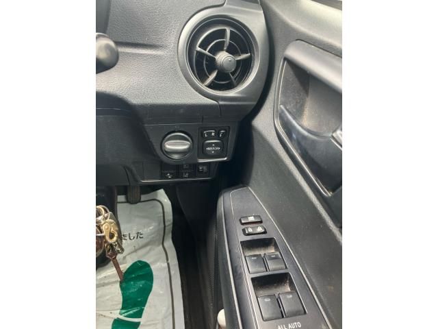 TOYOTA COROLLA FIELDER 2017 Image 31