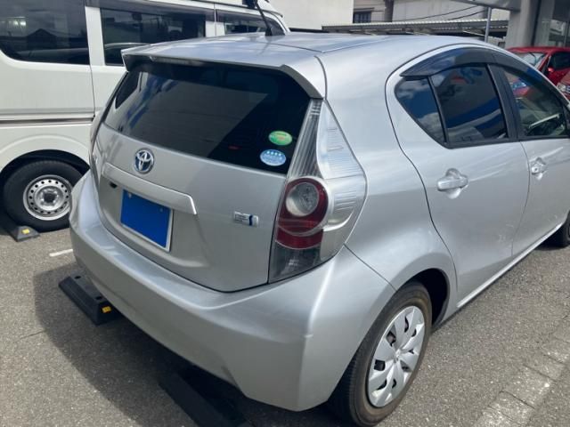 TOYOTA AQUA 2012 Image 31