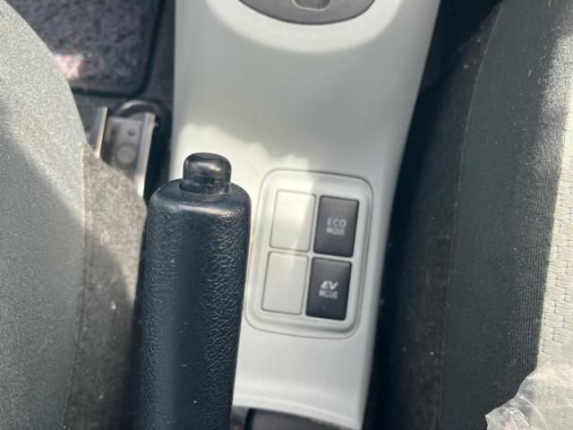 TOYOTA AQUA 2012 Image 31