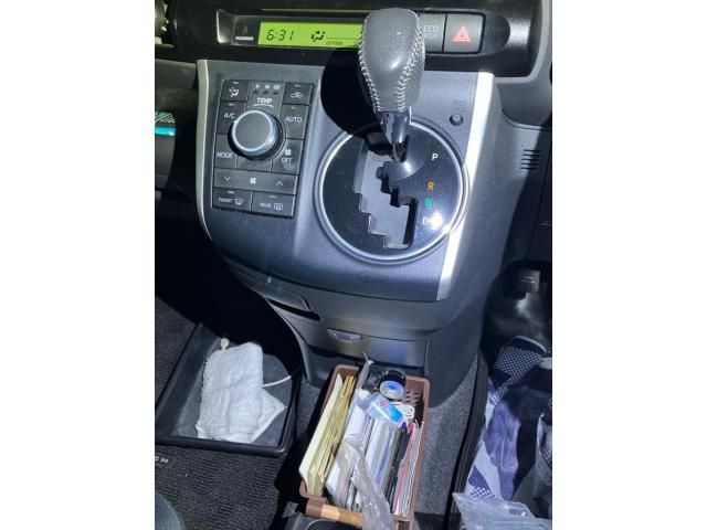 TOYOTA WISH 2009 Image 31