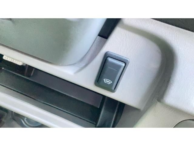 NISSAN SUNNY SEDAN 4WD 2003 Image 31