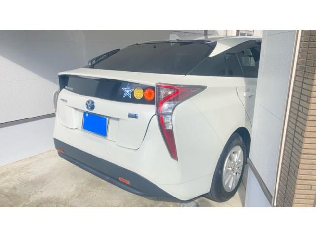 TOYOTA PRIUS 2017 Image 31