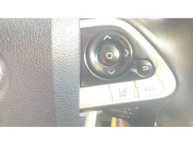 TOYOTA PRIUS 2017 Image 31