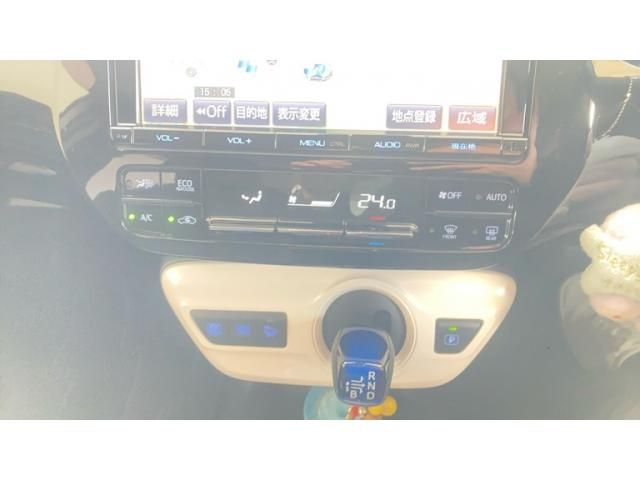 TOYOTA PRIUS 2017 Image 31