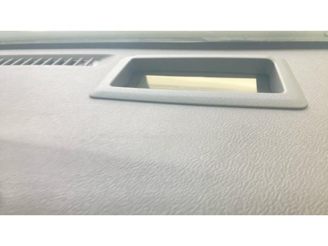 TOYOTA PRIUS 2017 Image 31