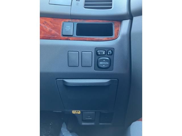 TOYOTA ESTIMA  4WD 2011 Image 31