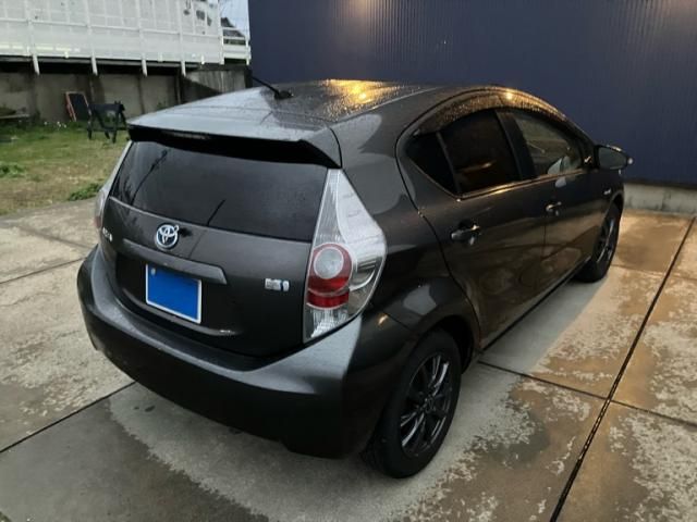 TOYOTA AQUA 2012 Image 31