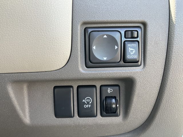 NISSAN MARCH 2011 Image 31