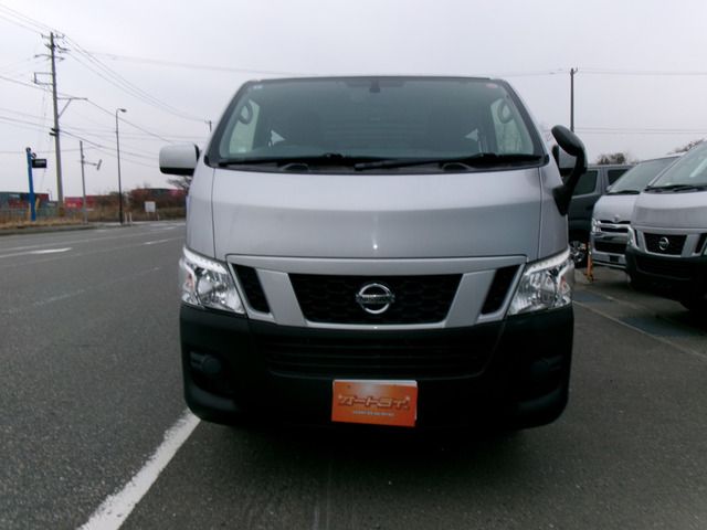 NISSAN NV350 CARAVAN 4WD 2016 Image 31