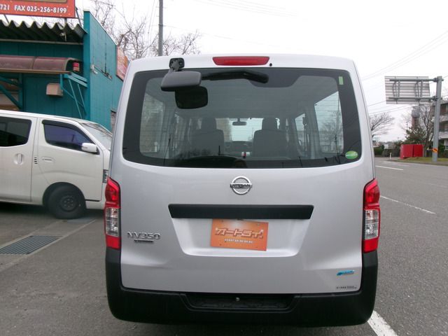 NISSAN NV350 CARAVAN 4WD 2016 Image 31