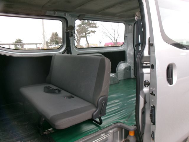 NISSAN NV350 CARAVAN 4WD 2016 Image 31