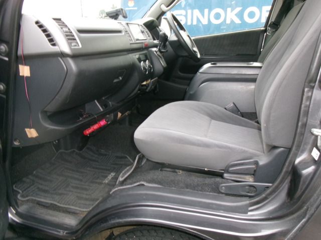 TOYOTA HIACE VAN 4WD 2013 Image 31