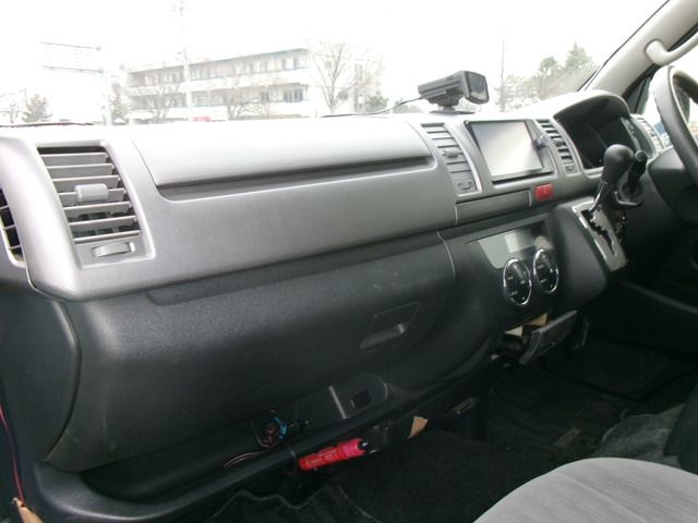 TOYOTA HIACE VAN 4WD 2013 Image 31