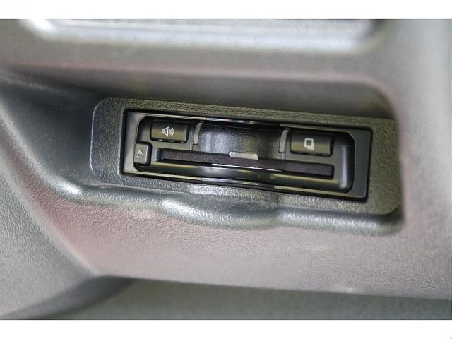 TOYOTA HIACE VAN 4WD 2022 Image 31