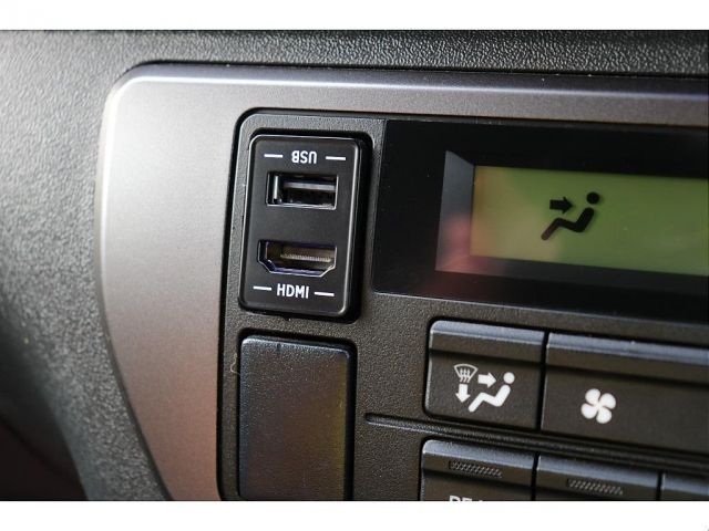 TOYOTA HIACE VAN 4WD 2022 Image 31