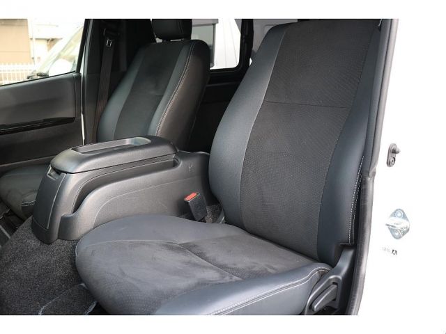 TOYOTA HIACE VAN 4WD 2022 Image 31