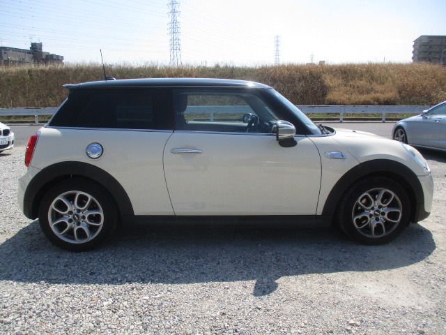 BMW MINI COOPER S 2015 Image 31