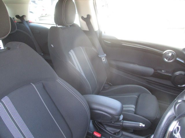 BMW MINI COOPER S 2015 Image 31