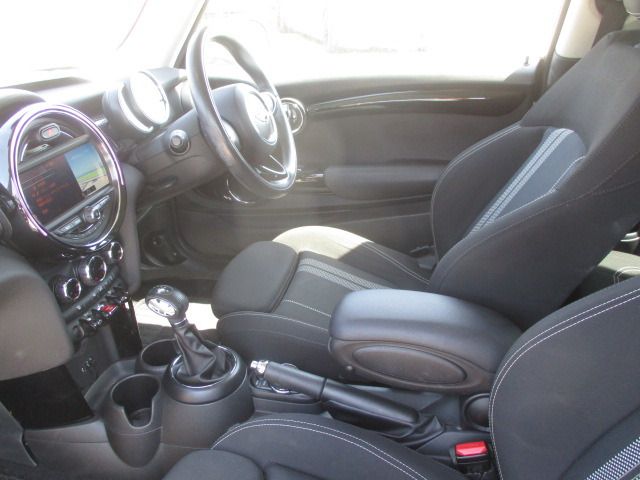 BMW MINI COOPER S 2015 Image 31