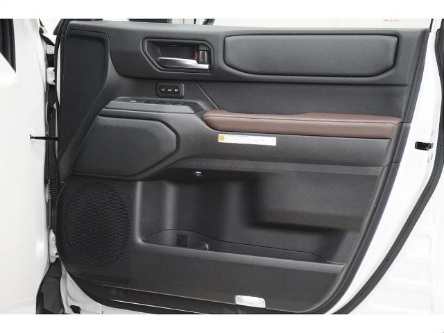 TOYOTA LANDCRUISER 250 2025 Image 31