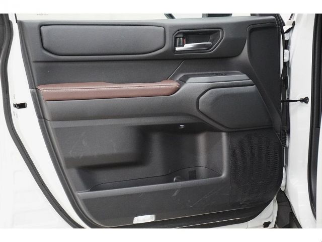 TOYOTA LANDCRUISER 250 2025 Image 31