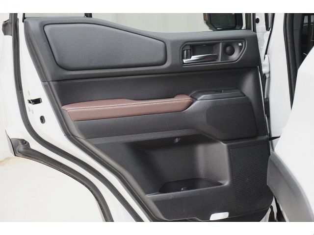 TOYOTA LANDCRUISER 250 2025 Image 31