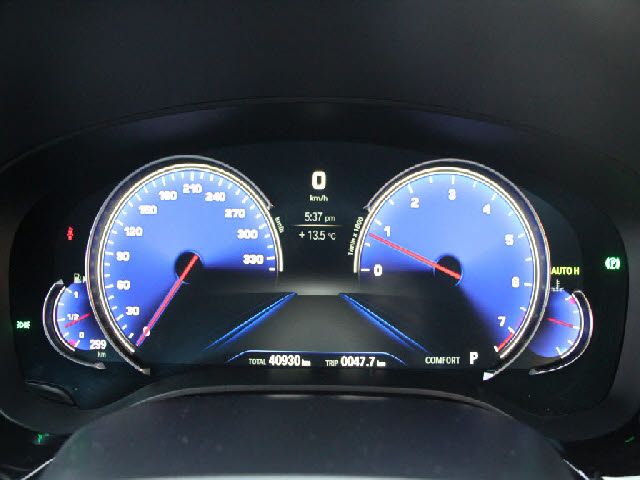 BMW 5SERIES SEDAN 2017 Image 31