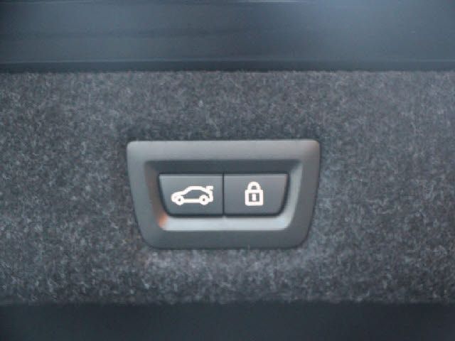 BMW 5SERIES SEDAN 2017 Image 31