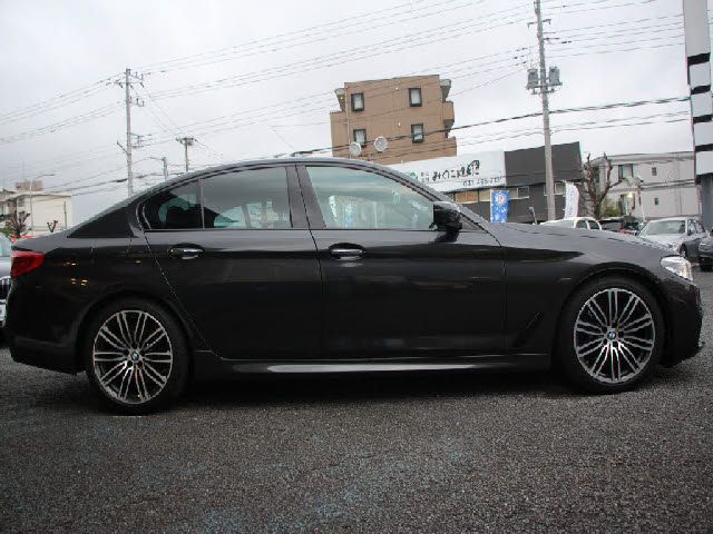 BMW 5SERIES SEDAN 2017 Image 31