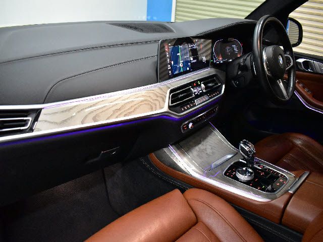 BMW X7 2020 Image 31