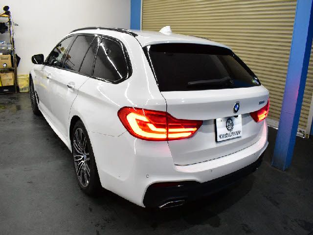 BMW 5SERIES TOURING 2018 Image 31