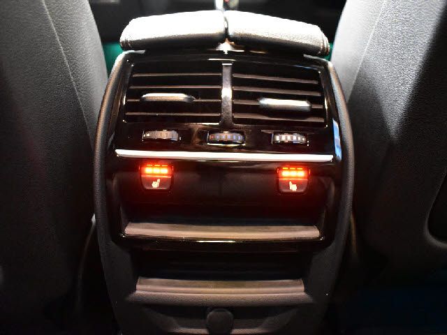 BMW 5SERIES TOURING 2018 Image 31