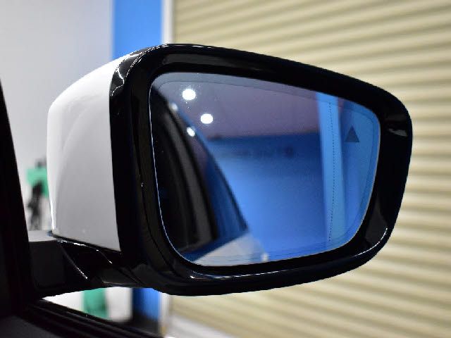 BMW 5SERIES TOURING 2018 Image 31