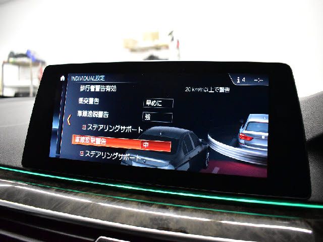 BMW 5SERIES TOURING 2018 Image 31