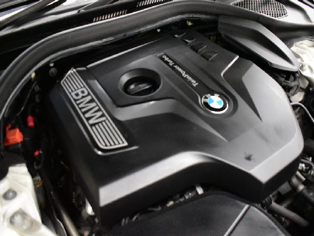 BMW 5SERIES TOURING 2018 Image 31