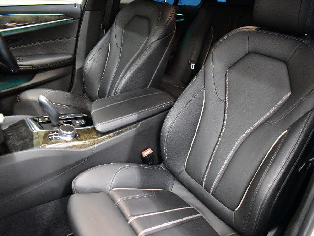 BMW 5SERIES TOURING 2018 Image 31