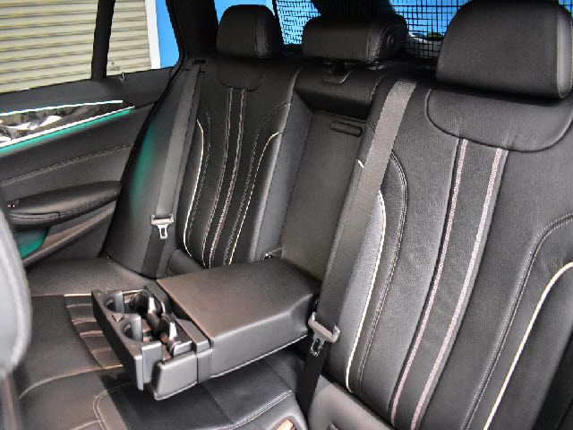 BMW 5SERIES TOURING 2018 Image 31