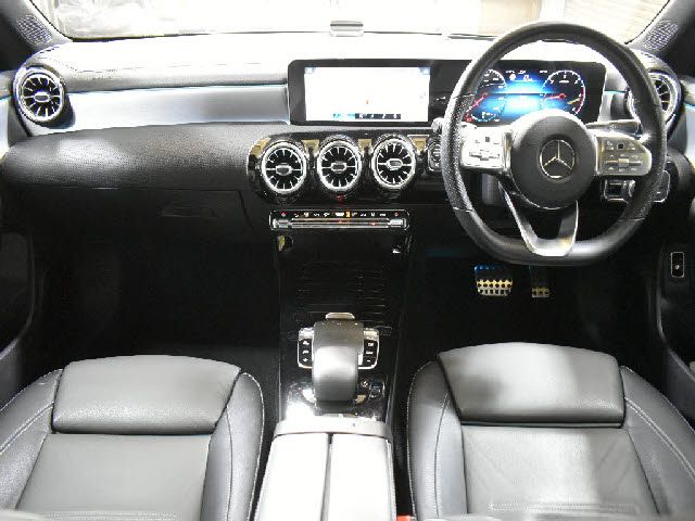 MERCEDES BENZ CLA CL 2019 Image 31